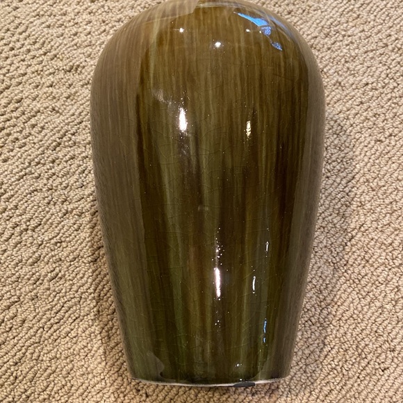 Beautiful High Glazed Pottery Vase in Neutral Tones of Browns and Greens. - Picture 8 of 10